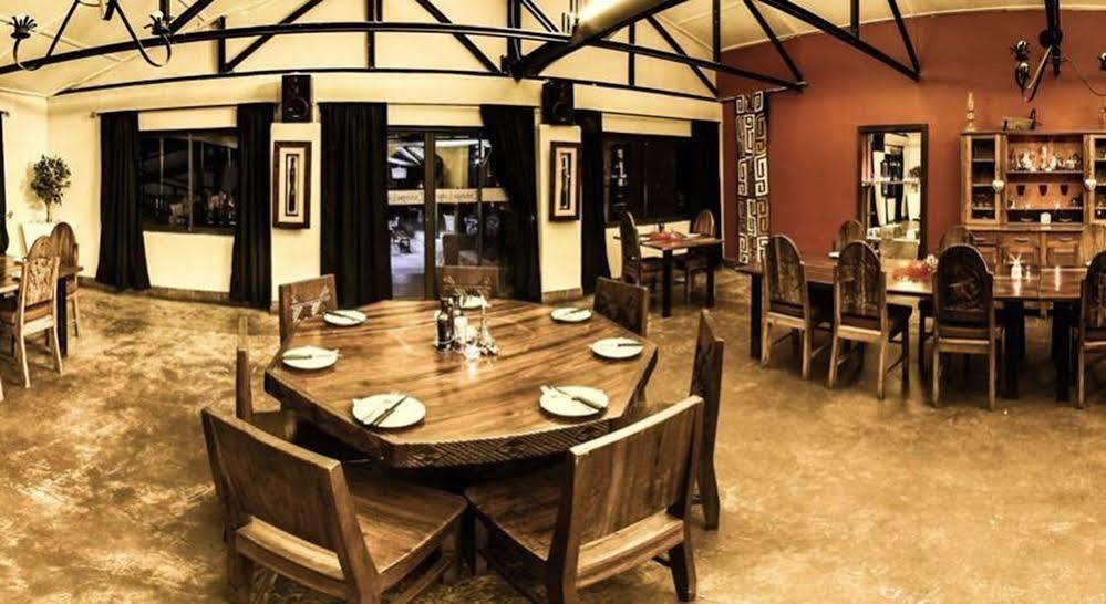 Etotongwe Lodge Outjo Zewnętrze zdjęcie